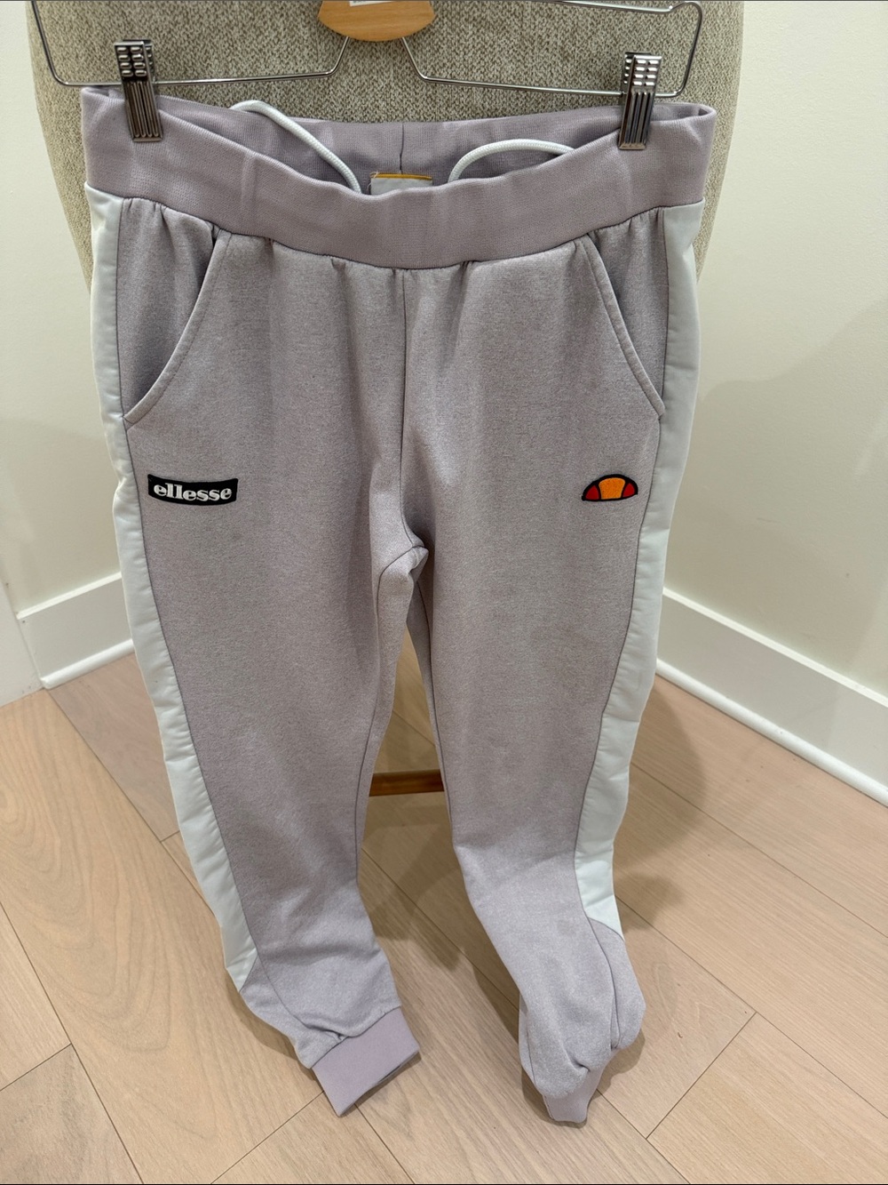 Ellesse Women’s Gray Side Stripe Jogger Sweatpants Size Small